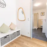 Modernes Studio-apartment Mit Balkon Und Privatem Stellplatz Fuer Bis Zu 4 Personen Nur Wenige Minuten Von Der Innenstadt & Mosel Entfernt * Κόμπλεντς