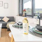 Διαμέρισμα Modernes Studio-apartment Mit Balkon Und Privatem Stellplatz Fuer Bis Zu 4 Personen Nur Wenige Minuten Von Der Innenstadt & Mosel Entfernt Κόμπλεντς