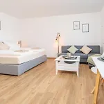 Modernes Studio-apartment Mit Balkon Und Privatem Stellplatz Fuer Bis Zu 4 Personen Nur Wenige Minuten Von Der Innenstadt & Mosel Entfernt Διαμέρισμα Κόμπλεντς
