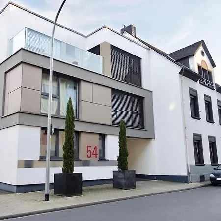 Apartmán Modernes Studio-apartment Mit Balkon Und Privatem Stellplatz Fuer Bis Zu 4 Personen Nur Wenige Minuten Von Der Innenstadt & Mosel Entfernt *