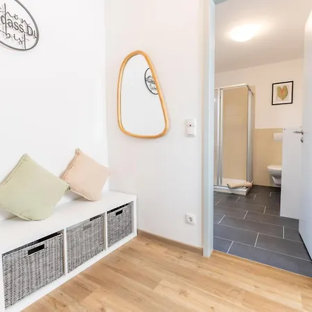 Modernes Studio-apartment Mit Balkon Und Privatem Stellplatz Fuer Bis Zu 4 Personen Nur Wenige Minuten Von Der Innenstadt & Mosel Entfernt * Coblence