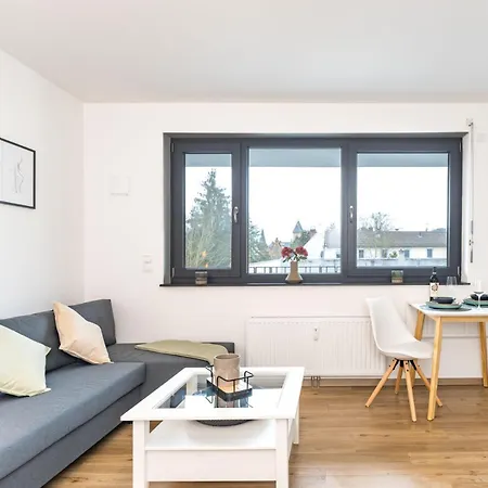 アパート Modernes Studio-apartment Mit Balkon Und Privatem Stellplatz Fuer Bis Zu 4 Personen Nur Wenige Minuten Von Der Innenstadt & Mosel Entfernt コブレンツ