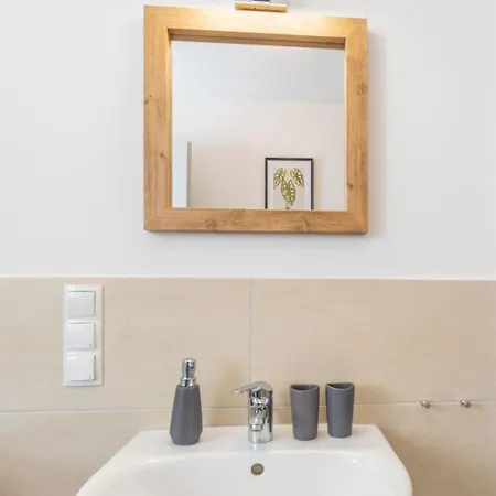 Modernes Mit Privatem Stellplatz Wenige Minuten Von Der Innenstadt & Mosel Apartment *