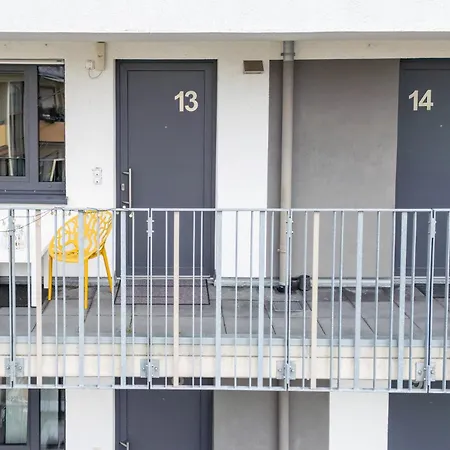 Modernes Studio-apartment Mit Balkon Und Privatem Stellplatz Fuer Bis Zu 4 Personen Nur Wenige Minuten Von Der Innenstadt & Mosel Entfernt * Koblenc