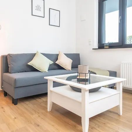 Lägenhet Modernes Studio-apartment Mit Balkon Und Privatem Stellplatz Fuer Bis Zu 4 Personen Nur Wenige Minuten Von Der Innenstadt & Mosel Entfernt