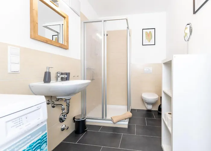 Appartement Modernes Studio-apartment Mit Balkon Und Privatem Stellplatz Fuer Bis Zu 4 Personen Nur Wenige Minuten Von Der Innenstadt & Mosel Entfernt Coblence
