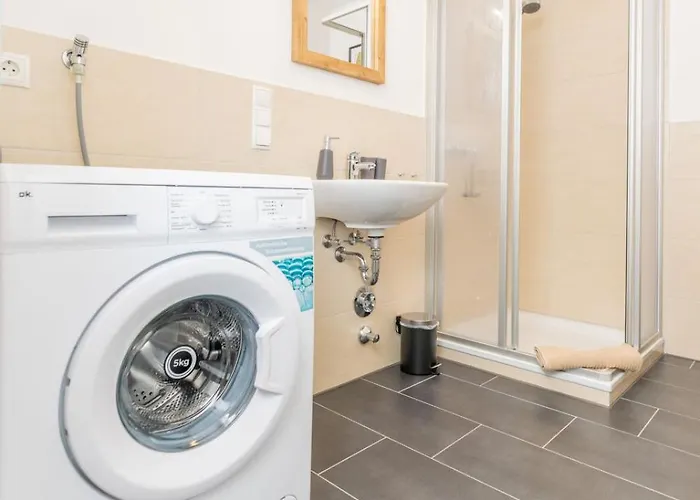 Appartement Modernes Studio-apartment Mit Balkon Und Privatem Stellplatz Fuer Bis Zu 4 Personen Nur Wenige Minuten Von Der Innenstadt & Mosel Entfernt