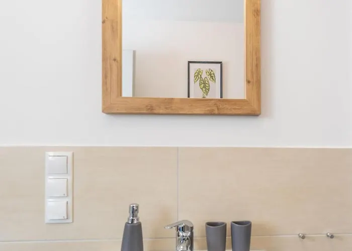 Modernes Studio-apartment Mit Balkon Und Privatem Stellplatz Fuer Bis Zu 4 Personen Nur Wenige Minuten Von Der Innenstadt & Mosel Entfernt Appartement *