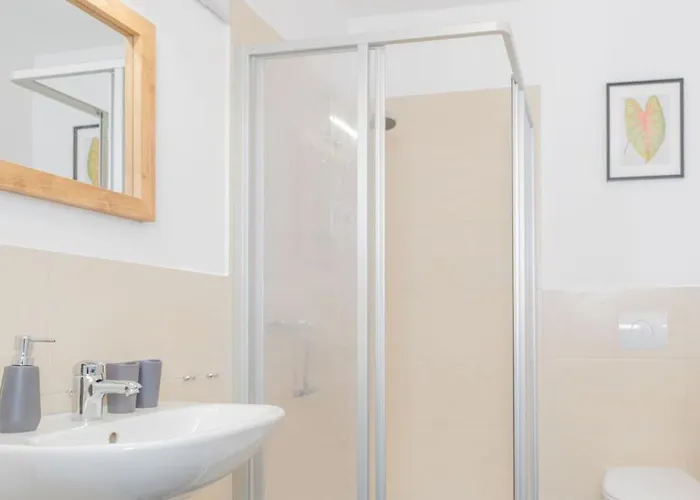 Modernes Studio-apartment Mit Balkon Und Privatem Stellplatz Fuer Bis Zu 4 Personen Nur Wenige Minuten Von Der Innenstadt & Mosel Entfernt